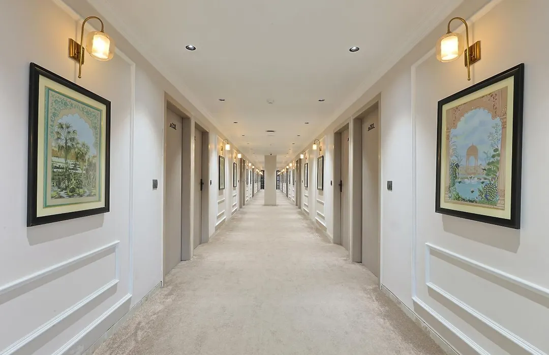 Hotel Royal Town-1
